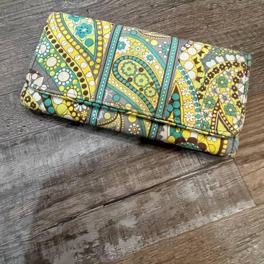 Vera Bradley trifold wallet